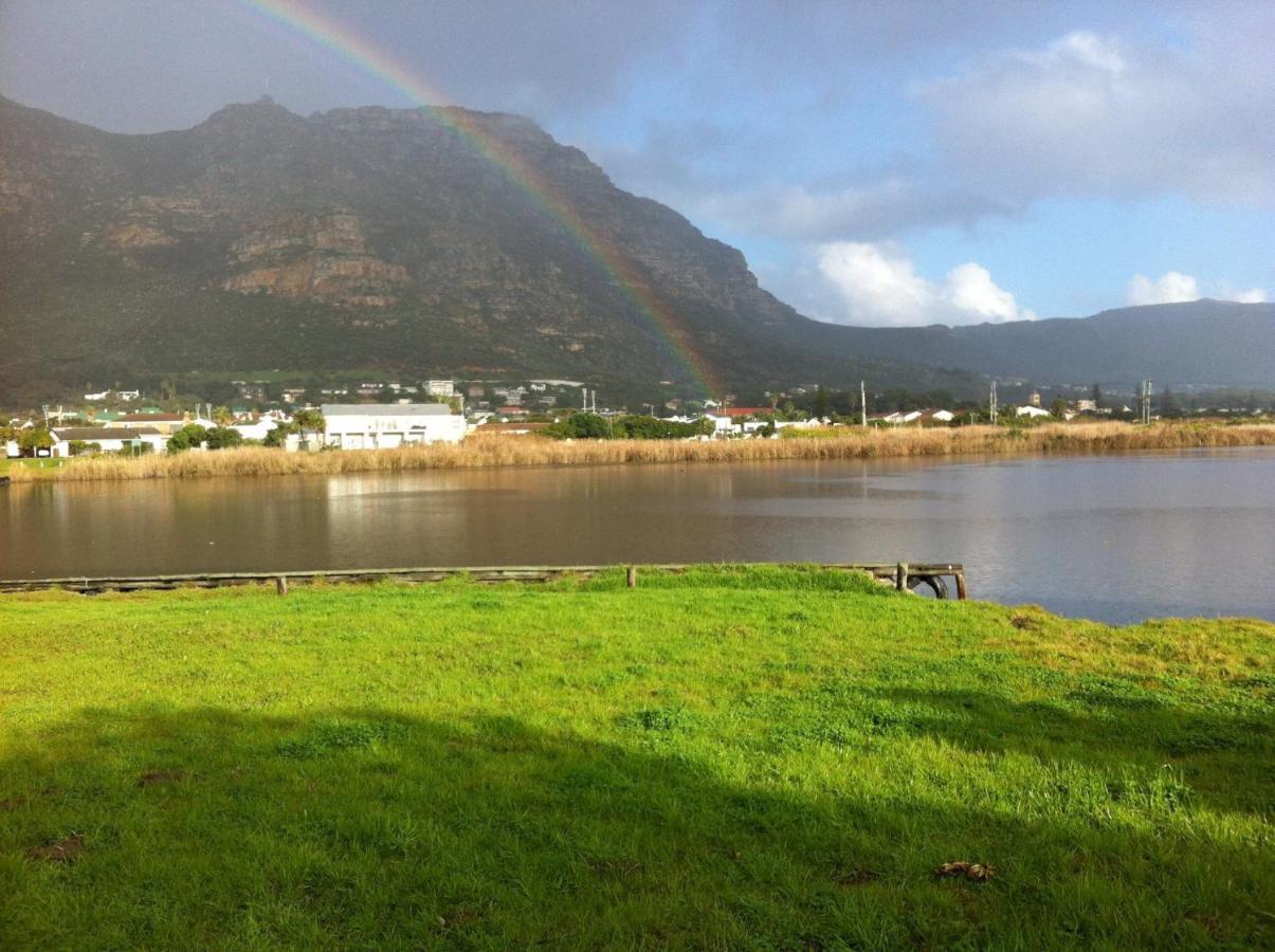 The Speckled Egg, 4 Promenade Rd, Lakeside, Cape Town Bagian luar foto